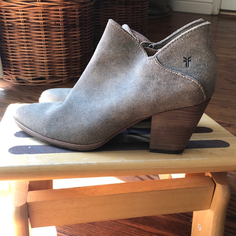 Frye Booties barely worn Taupe Suede Booties 8.5